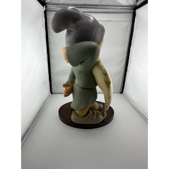 Disney "Sleepy" Dwarf Statue by Kevin Kidney and Jody Daily Big Fig Snow White - Picture 5 of 9